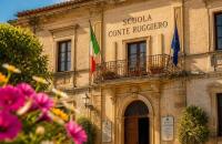Scuola Conte Ruggiero (Санта-Доменика)